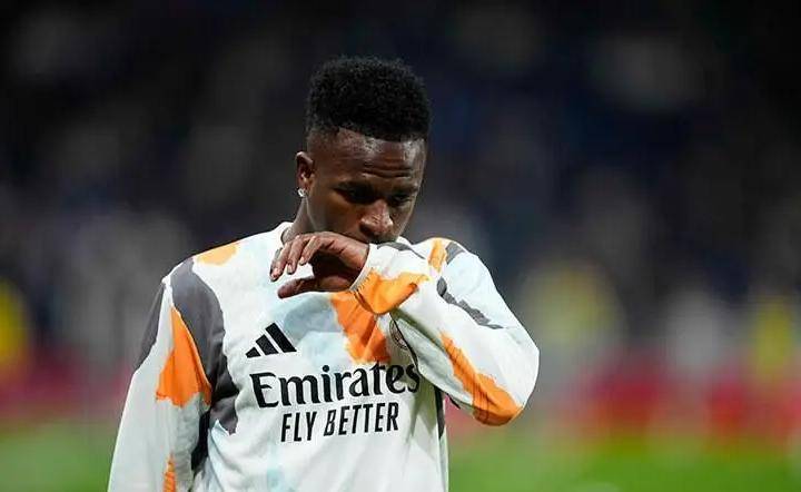 凌晨3点皇马出击，姆巴佩冲60球，赢球反超巴萨登顶